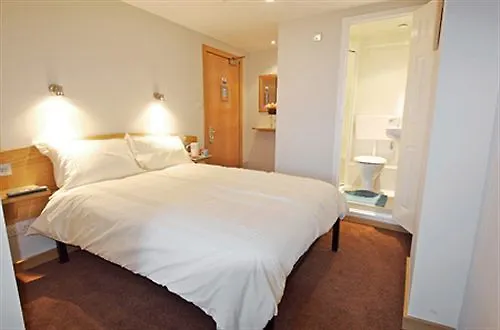 Hounslow Central Hotel